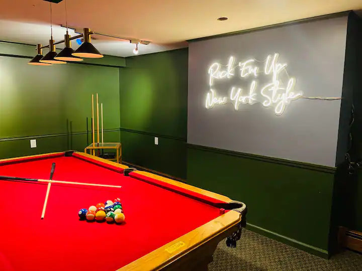 Premium King Suite (Private Bath)