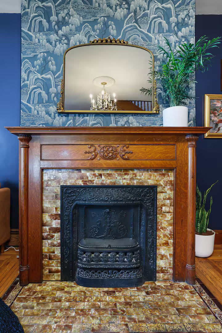 Premium King Suite (Private Bath)