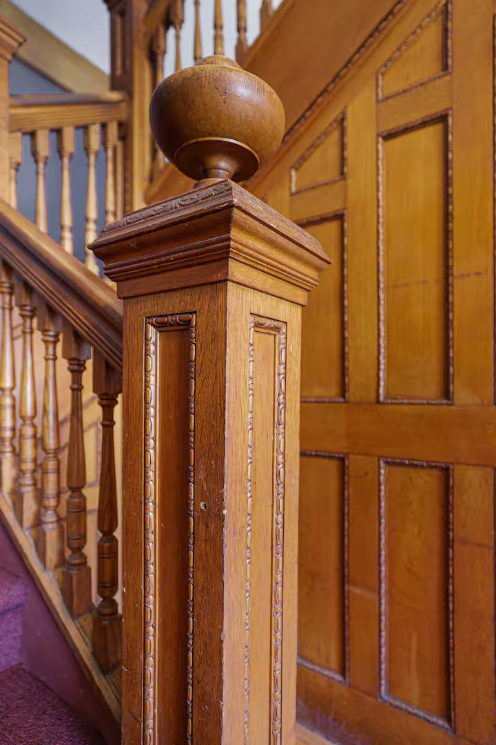 Premium King Suite (Private Bath)